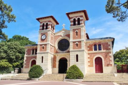 Découvrez la magnifique église Notre-Dame-des-Passes à Arcachon, dans le quartier du Moulleau.