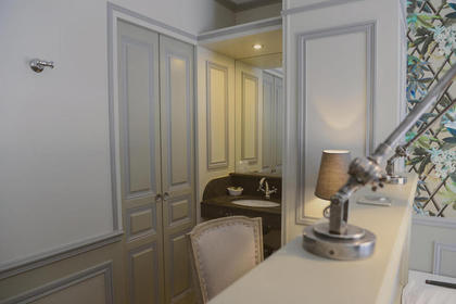 Tradition Room Bathroom - Charming 3 Star Hotel in Arcachon