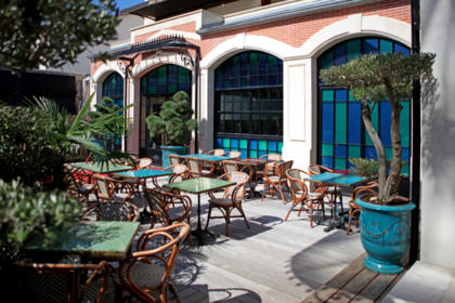 Relájese en la terraza del Hotel Villa-Lamartine - Hotel 3 estrellas en Arcachon