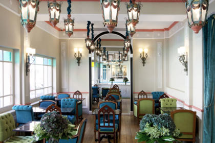 Une Salle de Petit Déjeuner servi en Salle avec l'Hotel Villa-Lamartine - Hotel 3 étoiles de charme sur Arcachon