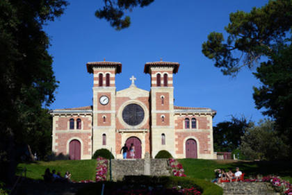 Découvrez la magnifique église Notre-Dame-des-Passes à Arcachon, dans le quartier du Moulleau.