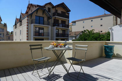 Suite Lamartine desayuno en la terraza - Hotel 3 estrellas en Arcachon